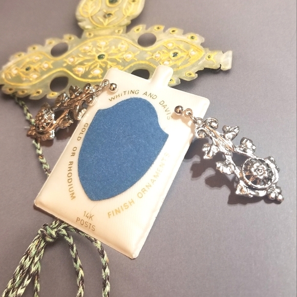 Whiting and Davis NEW OLD STOCK on orig card 14k Post Earrings - Picture 4 of 7